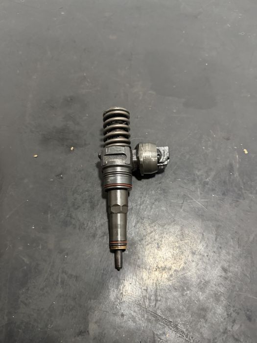 Injector injectoare volkswagen Vw Golf 4 1.9 TDI ARL 150 cp ASZ 131cp | 038130073AL | 0414720039 injector Vw bora 1.9 ASZ ARL Injector Seat Leon 1.9