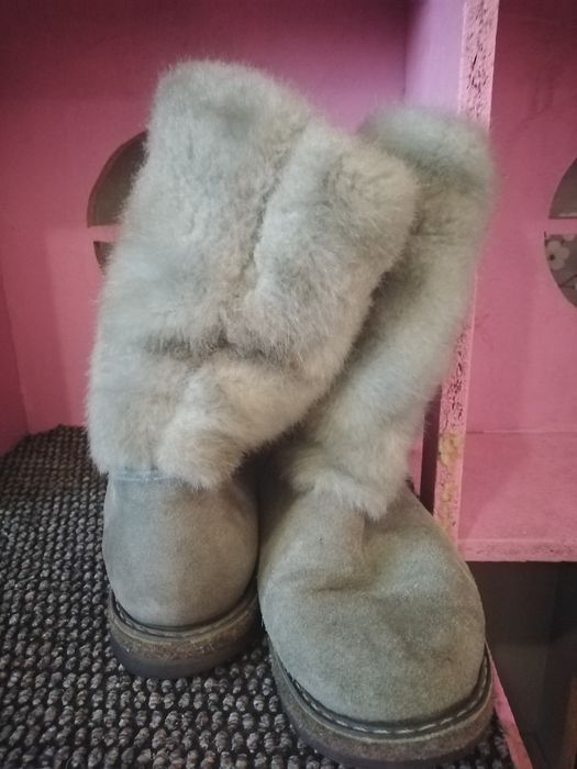 Продам унты натуральные