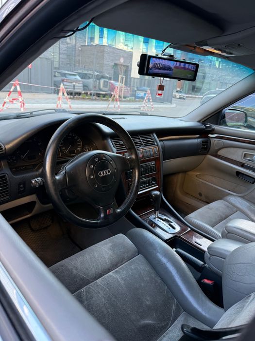 Audi A8(S-line) 3.7