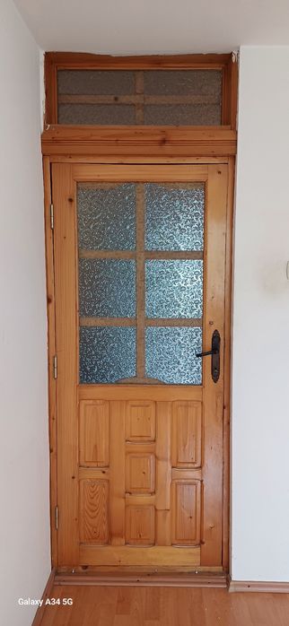 Vând uși interior brad