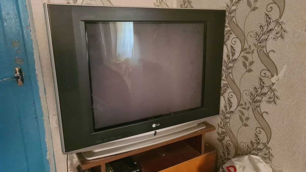 Продам телевизор LG
