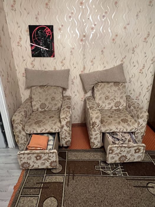 Кресла с ящиками