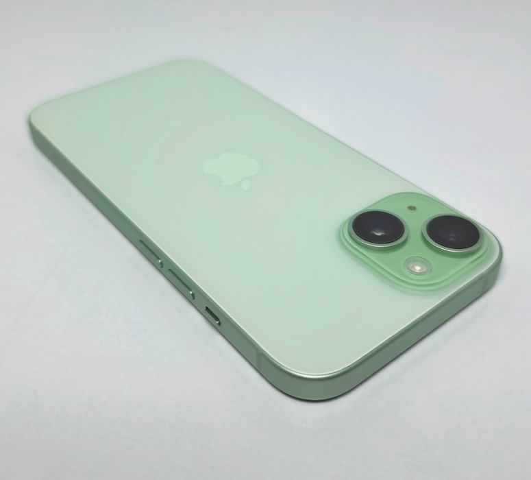 iPhone 15 128GB Green
