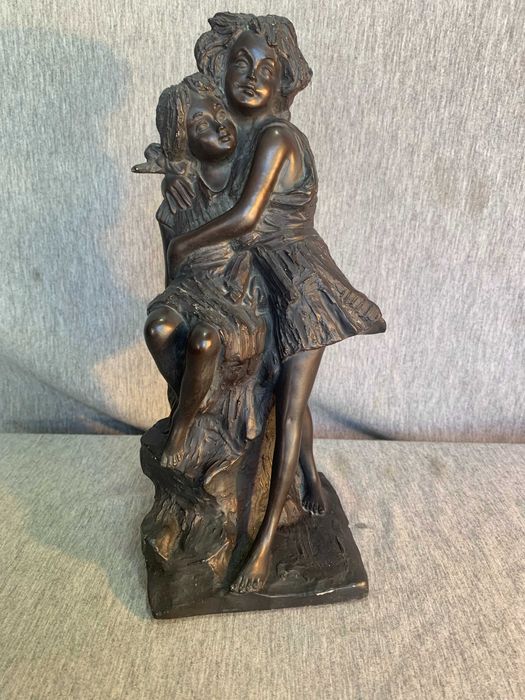 стара фигура статуетка