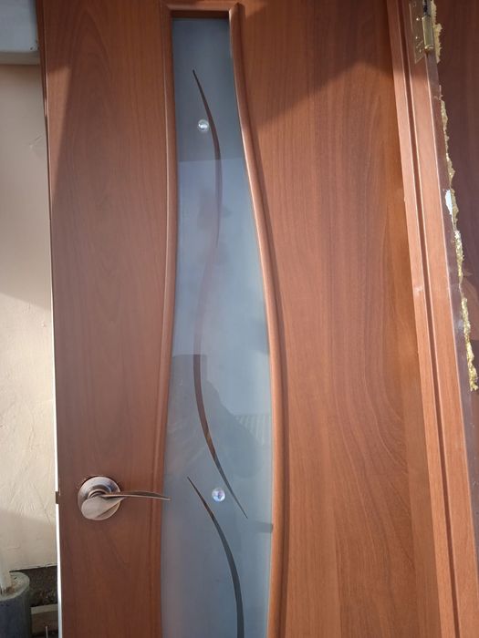 Есік сатылады б/у