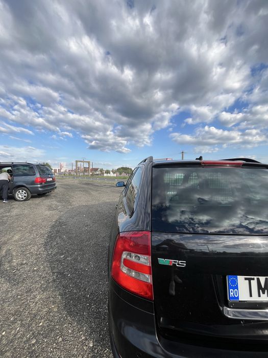 Vând skoda octavia vrs