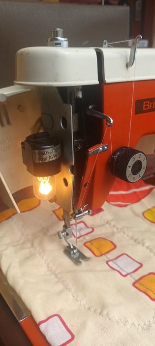 Masina de cusut Brilliant