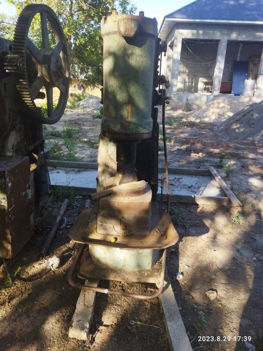 Пневматический молот кузнечный