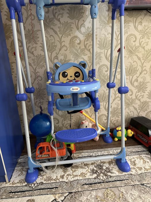 Продам качелю детскую