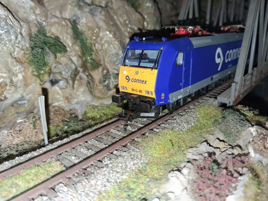 Locomotiva electrica piko connex 

Lumini in funcție de direcția de me