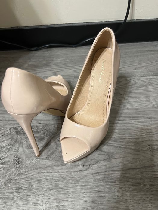 Нови токчета бежови