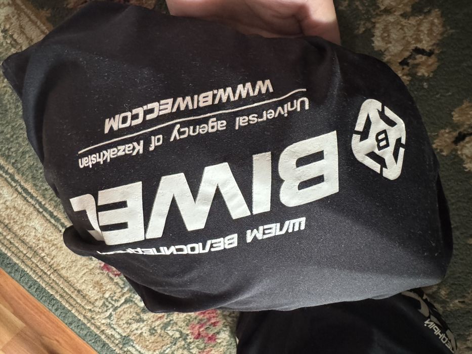 Велосипедные шлема, перчатки