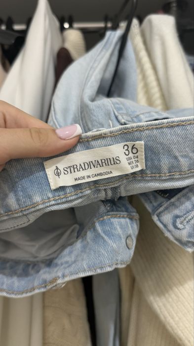 Продам джинсы Pull&Bear и Stradivarius.