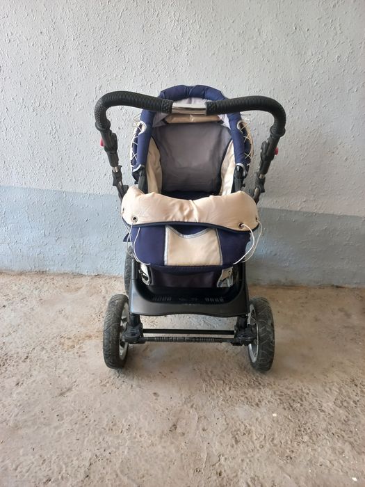 Kolyaska sotiladi holati yaxshi kam ishlatilgan yangiday turibdi