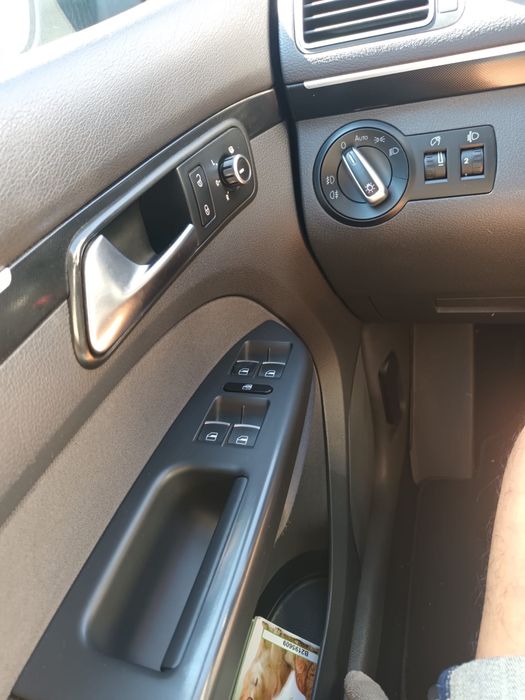 IMPECABIL Volkswagen Touran Highline 1.6TDI