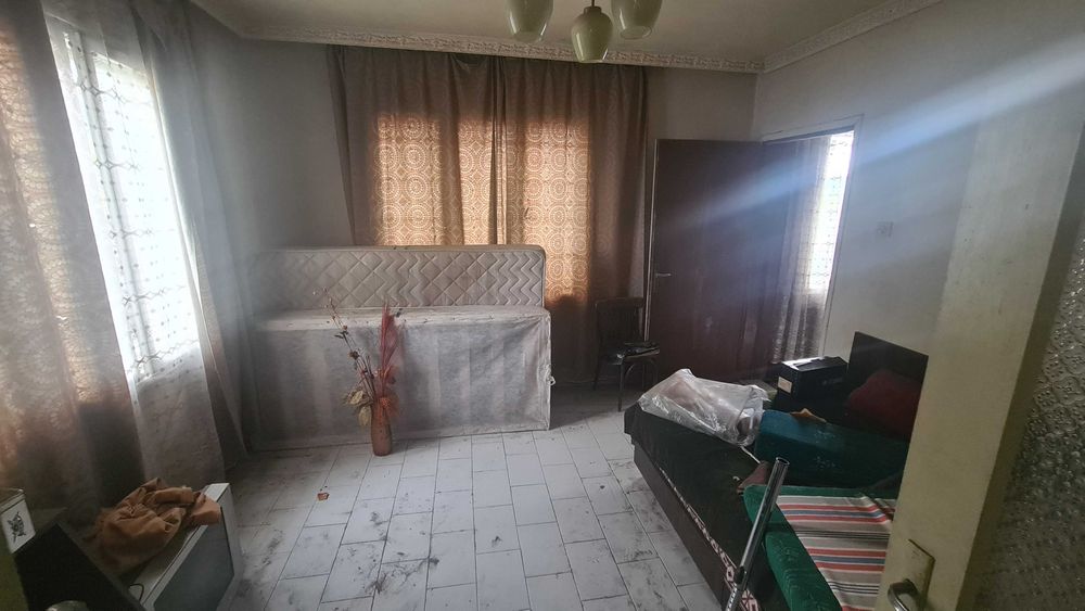 1722-Продава се триетажна тухлена на плоча къща в село Гецово!