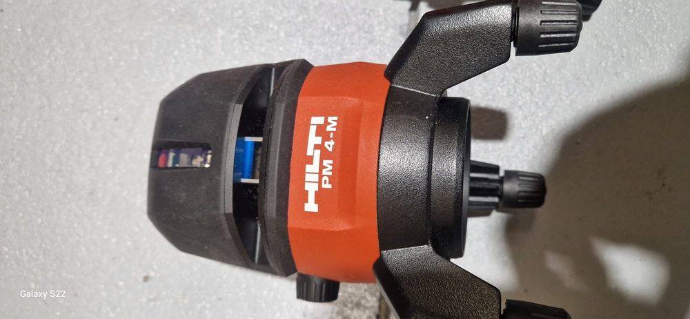 Hilti nivela laser cu linii