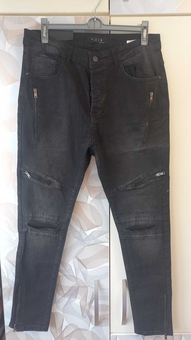 Blugi moderni cu semitur