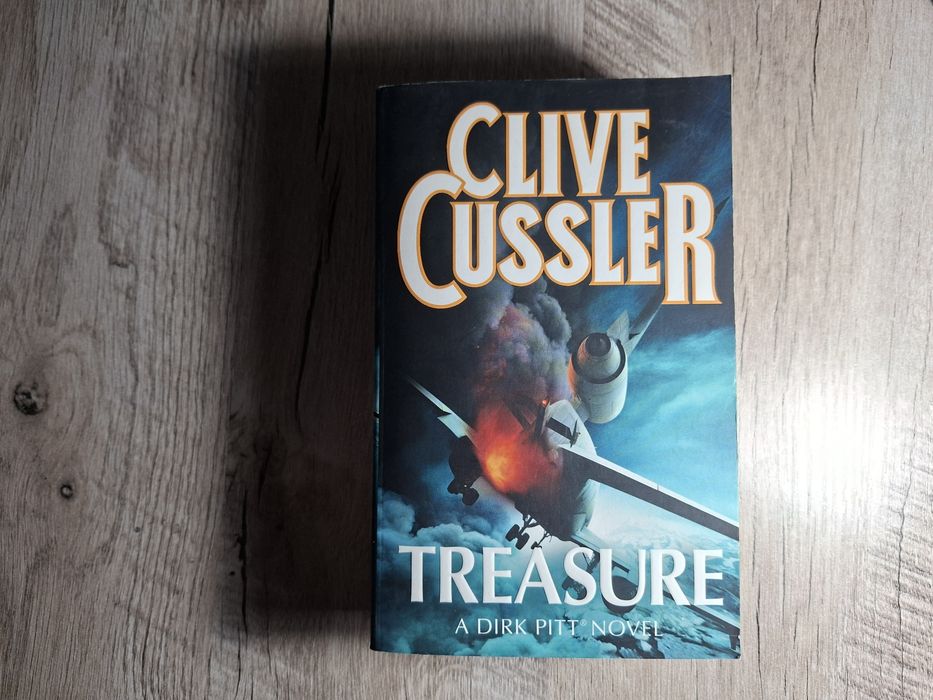Продам книгу для "ILETS" (Clive Cussler) (Paula Hawkins)