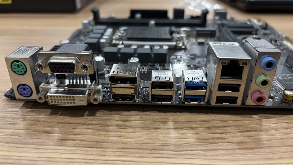Материнская плата H610M-S2H (gigabyte)
