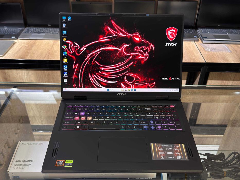 MSI VECTOR A18 AMD Ryzen 9 9955HX  озу32гб 2T ssd Nvidio RTX 5080