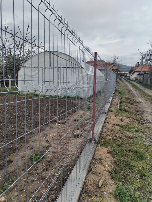 ** materiale pentru împrejmuiri teren, curte și grădină, disponibile