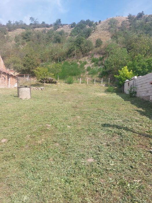 Vând loc de casă