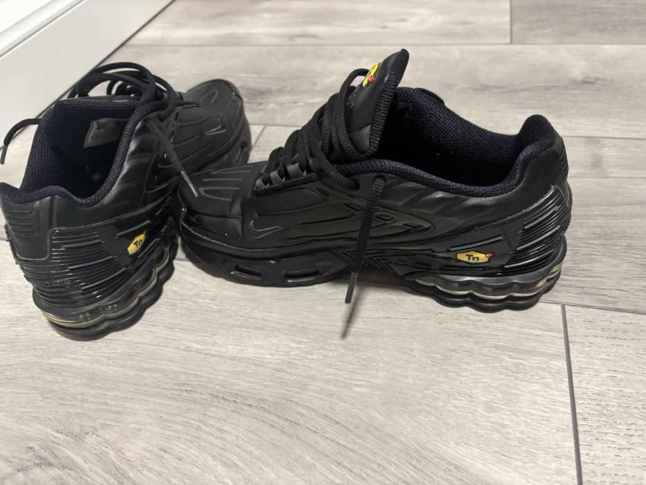 Vand adidasi Tn  nike