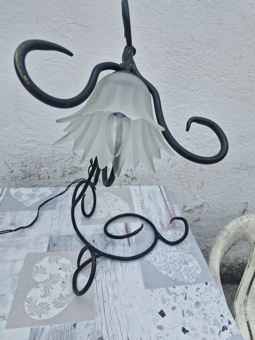 Vand lampa decorativa din metal