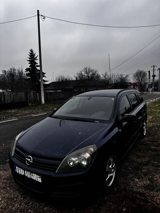 Dezmembrez Opel astea h 1.7 cdti