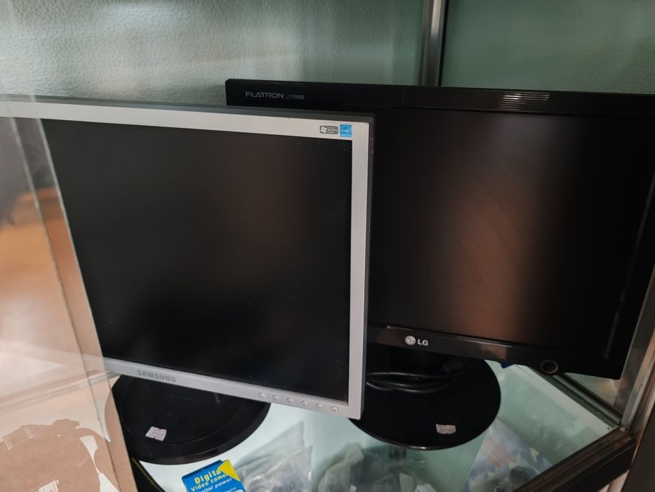 Монитор жидкокристаллический LCD