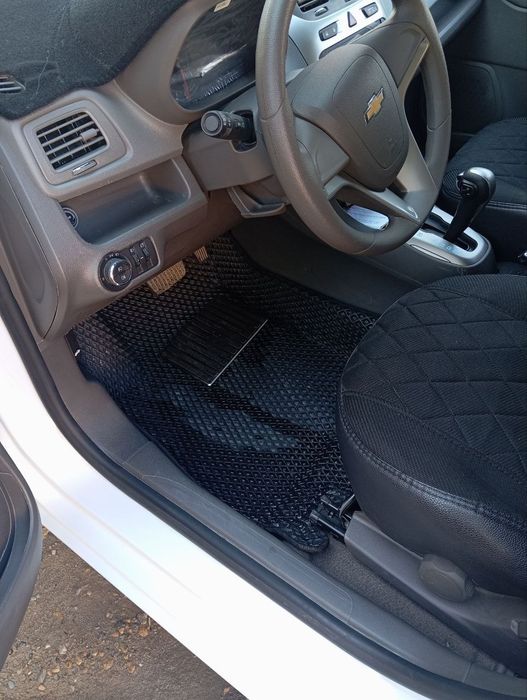 Chevrolet Cobalt 2025 — 4