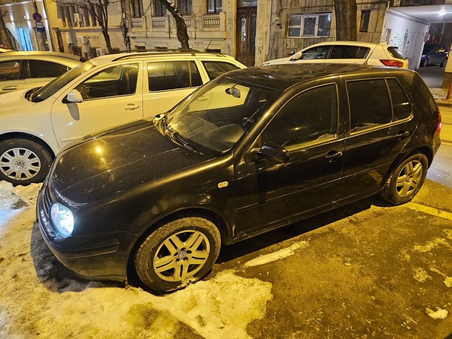 VW Golf 4 1.6 FSI cutie 6 trepte
An 2002 
Acte la zi/fiscal 
Cutie man