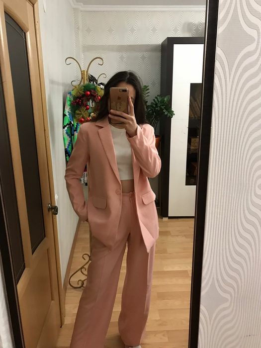 Брючные костюмы в большом ассортименте