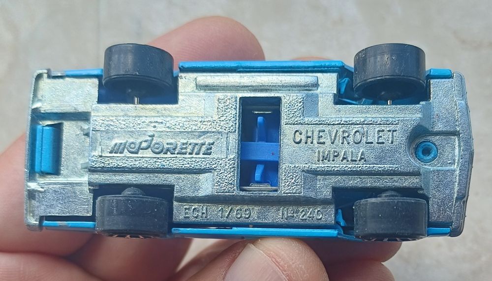 метална количка Chevrolet Impala от френската марка Majorette. Моделът е с каталожен номер № 240 и е в мащаб 1/69. [1, 2, 3]
Метална количка Chevrolet