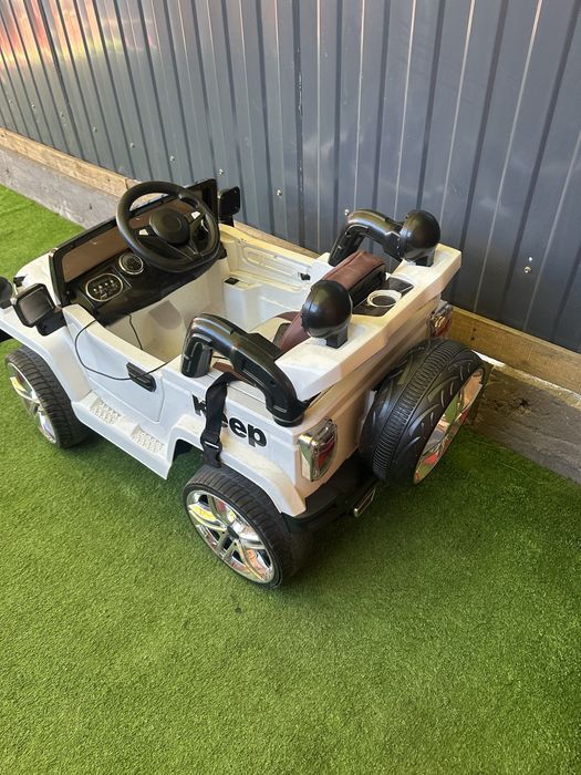 Детский машинка белый цвет