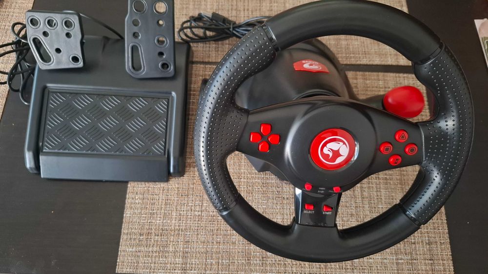 Продавам гейминг волан с педали Marvo Scorpion