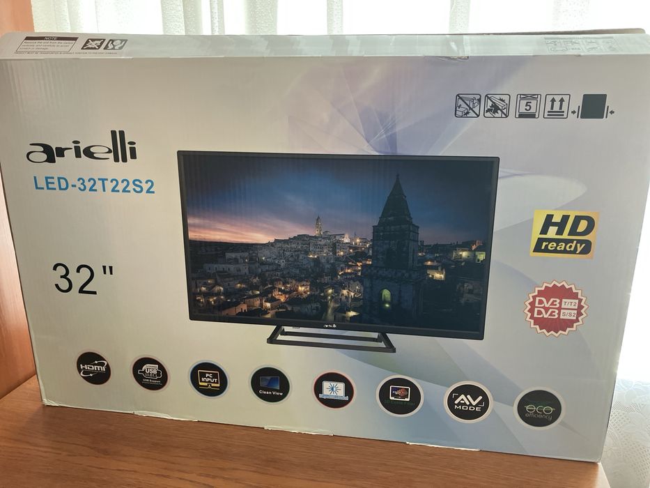 Телевизор Аrieli  Led 32””  -за части