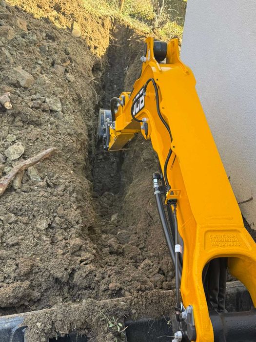 Услуги с Верижен мини багер, Комбиниран мини багер и самосвал