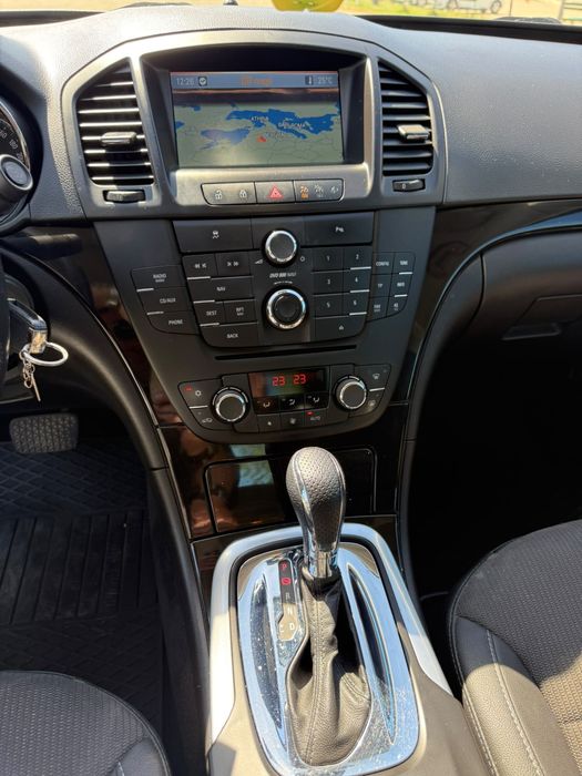 Opel Insignia 2.0 CDTI Automată | 131 CP | R18 | Navi | Senzori | 2 Chei