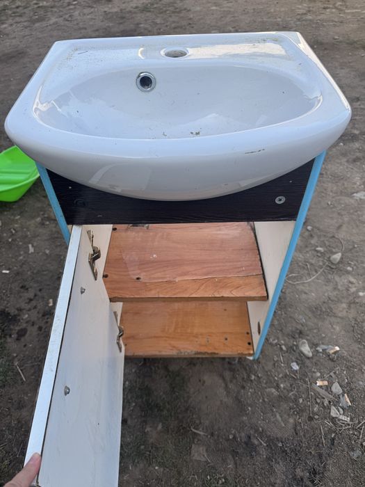 раковина с тумбой