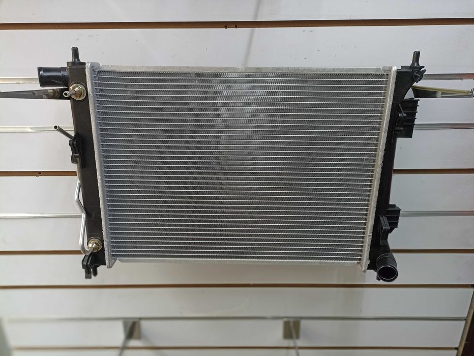 Радиатор охлаждение на Mazda 6