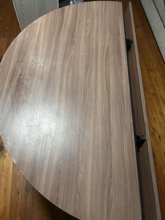 Овальный раскладной стол