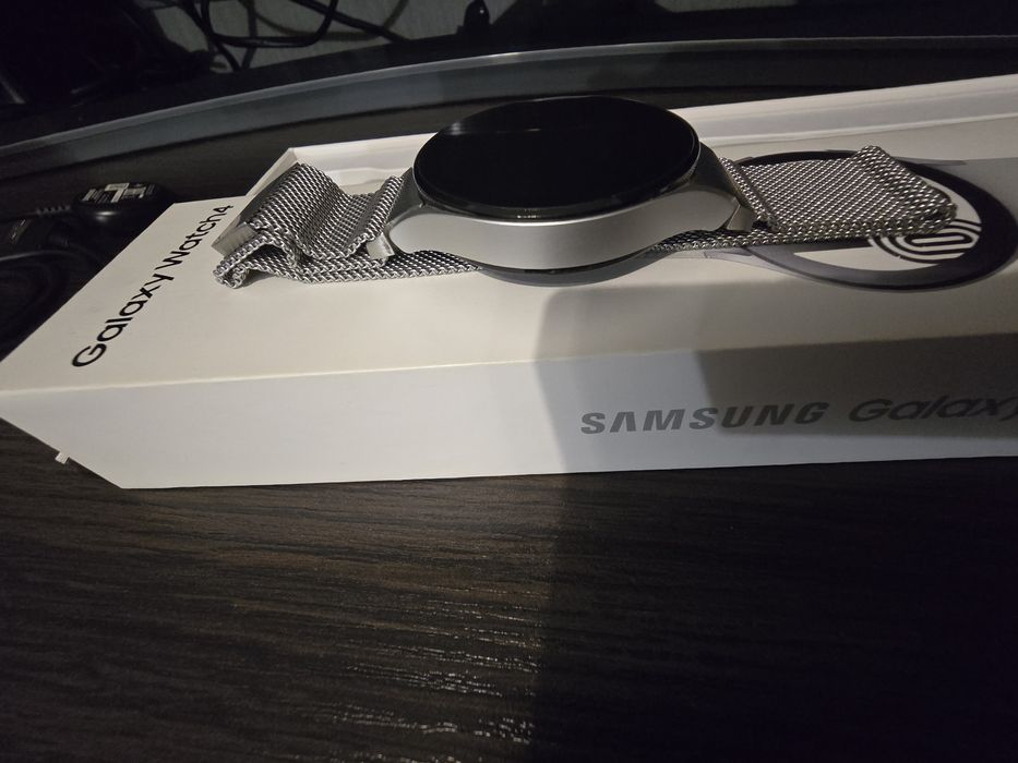 Продам Смарт-часы Samsung Galaxy Watch4 44mm
