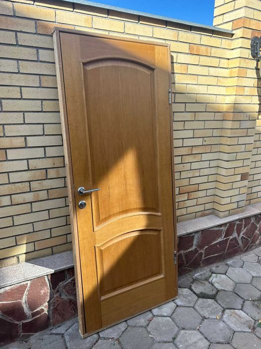 Продам дверь Волховец