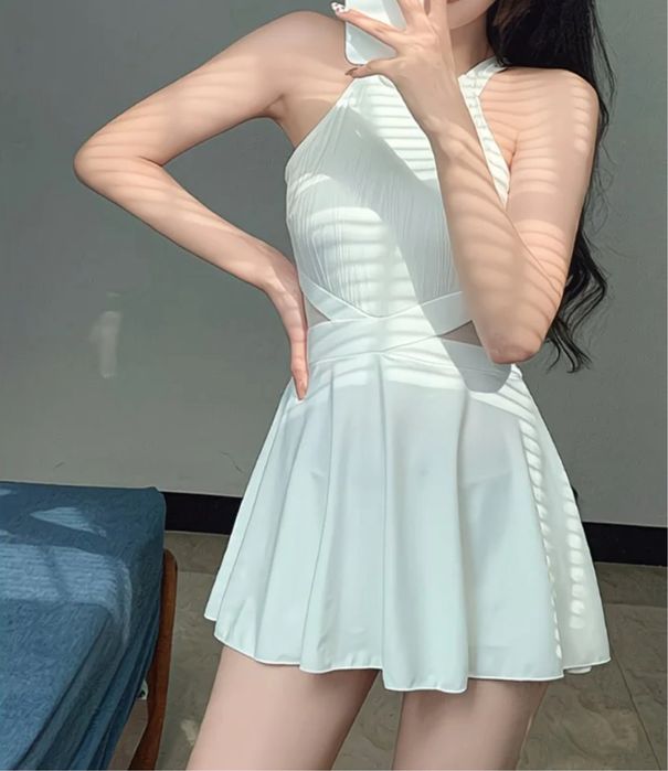 стильный женский купальник