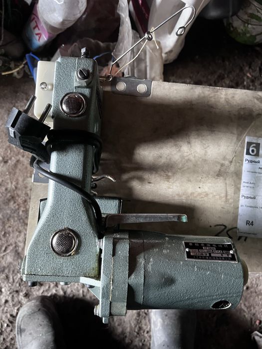 Мешкозашивочная машинка.