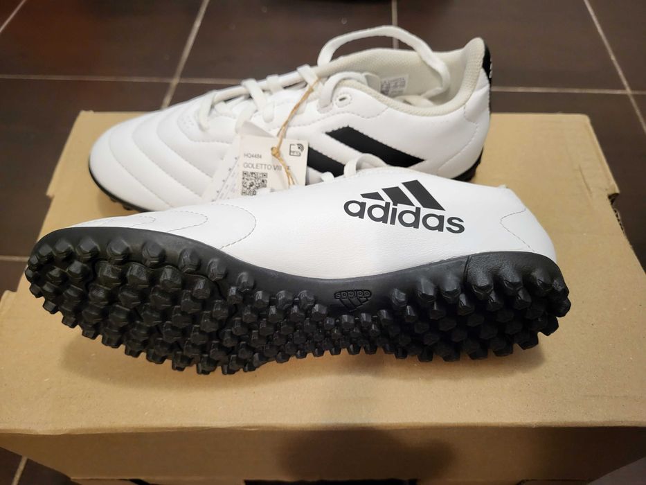 Vand adidasi fotbal Adidas piele 39 1/3