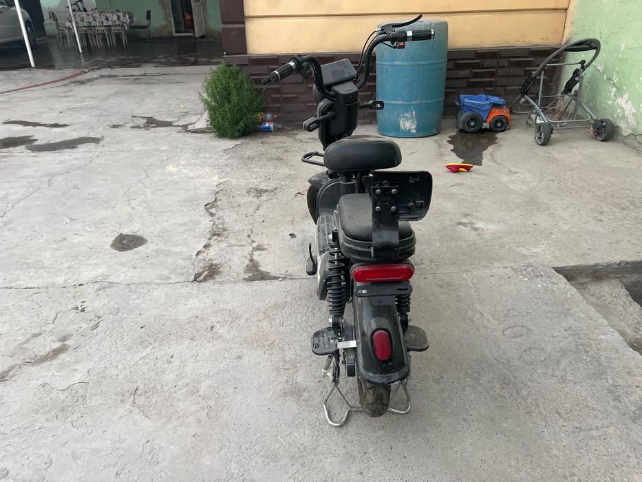 Скутер VETRO 2024 года