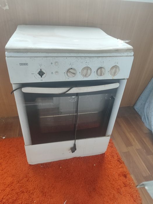 Продам газ плиту